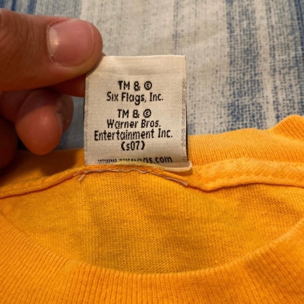 Six Flags Over Texas Vintage Looney Tunes Small T-Shirt - Picture 5 of 6